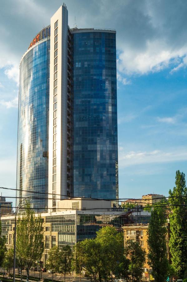 Бульвар Леси Украинки 10 Kijev Kültér fotó